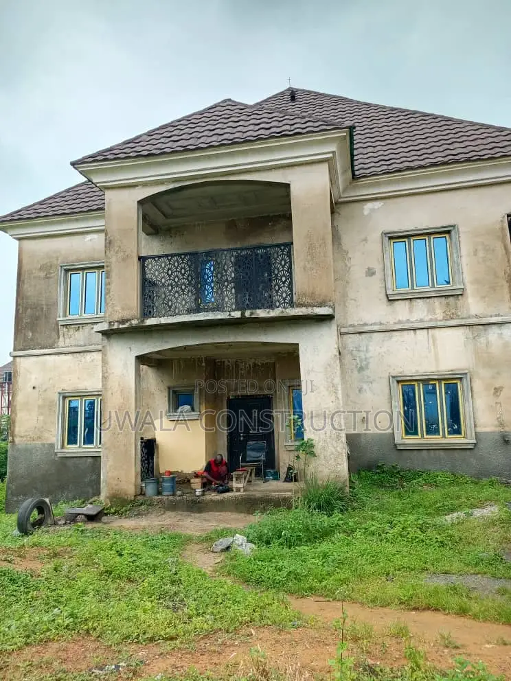 5bdrm Duplex in FHA for sale in FHA