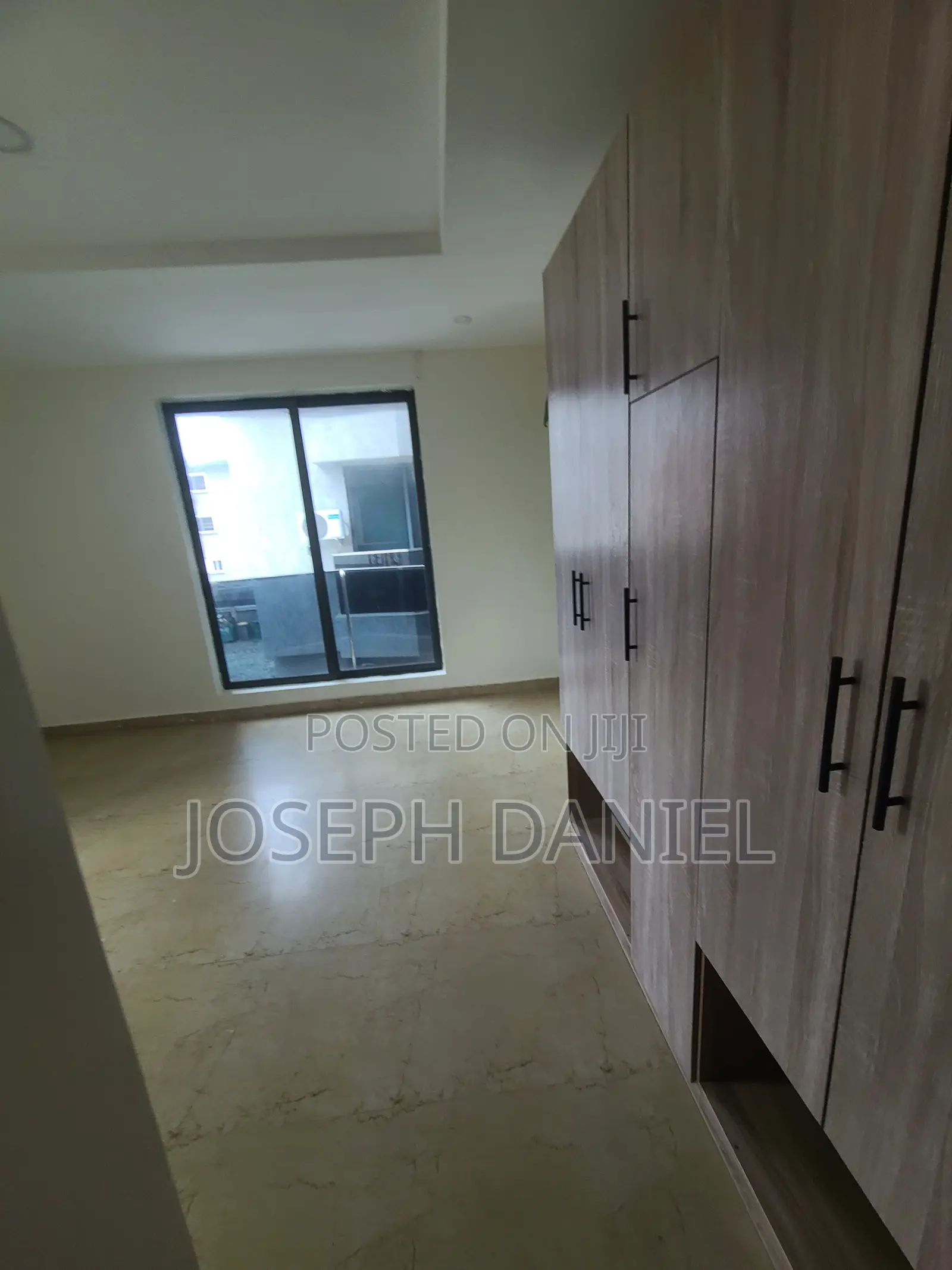 3bdrm Block of Flats in Adeola Odeku for rent in Adeola Odeku