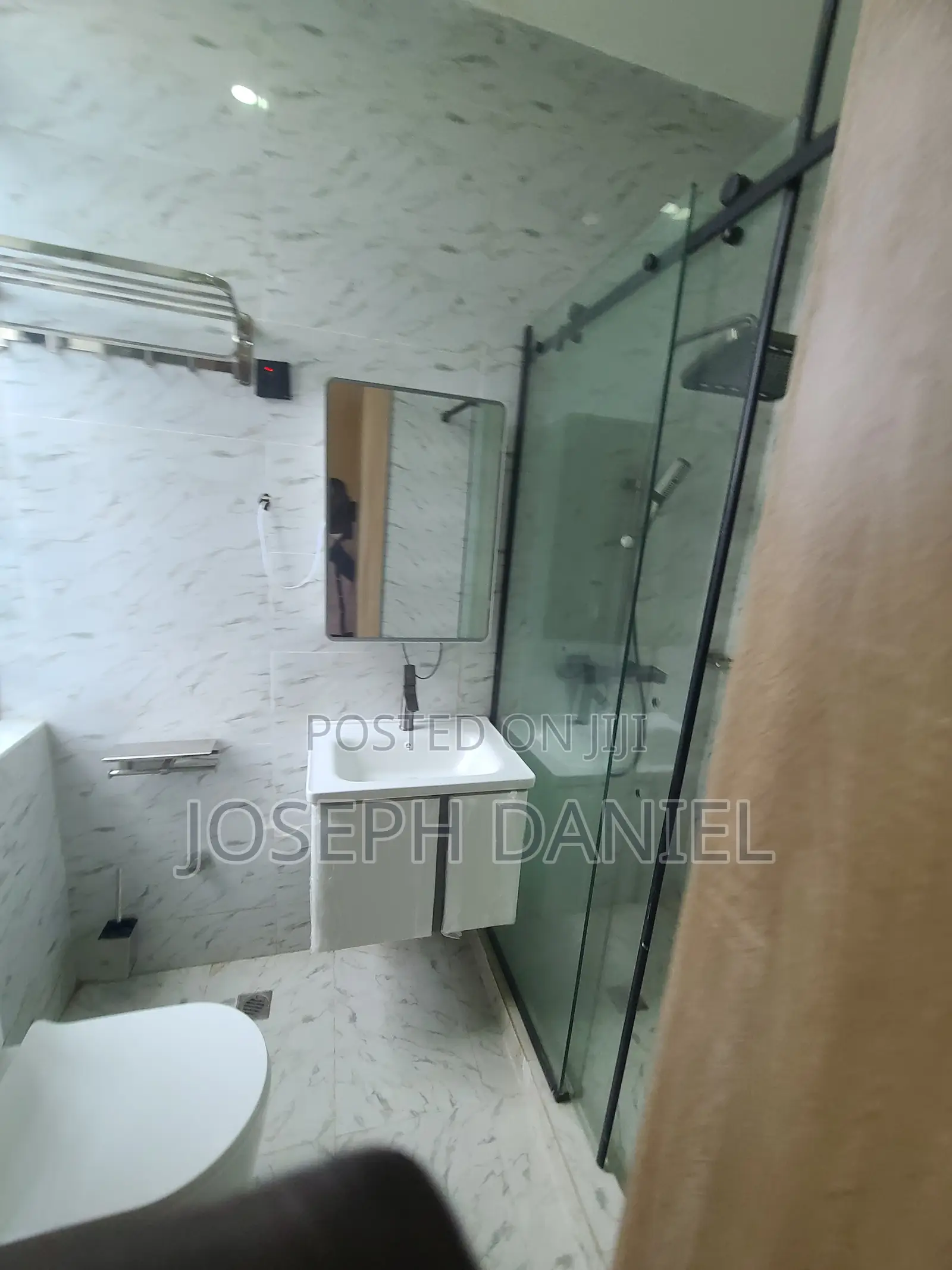 3bdrm Block of Flats in Adeola Odeku for rent in Adeola Odeku