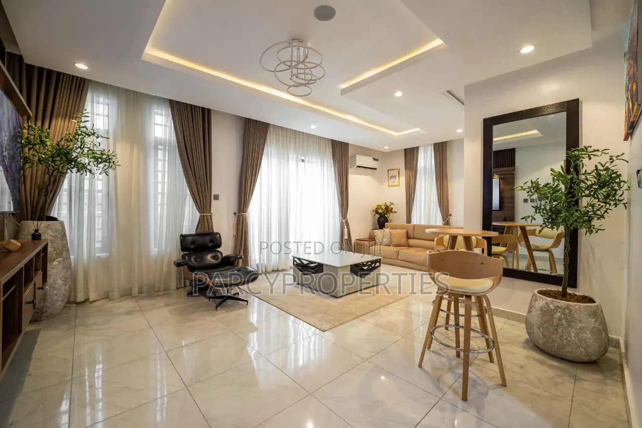 Furnished 2bdrm Apartment in Ologolo, Lekki Phase 2 for sale in Lekki Phase 2