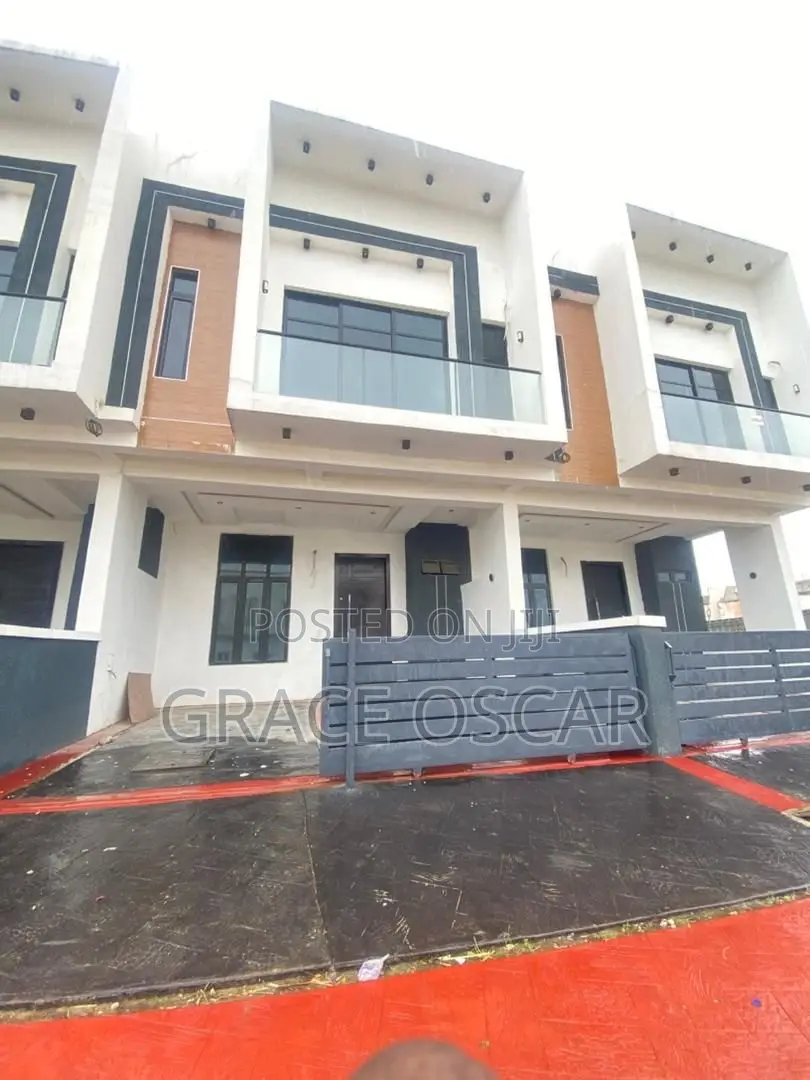 3bdrm Duplex in Ikota for sale in Ikota