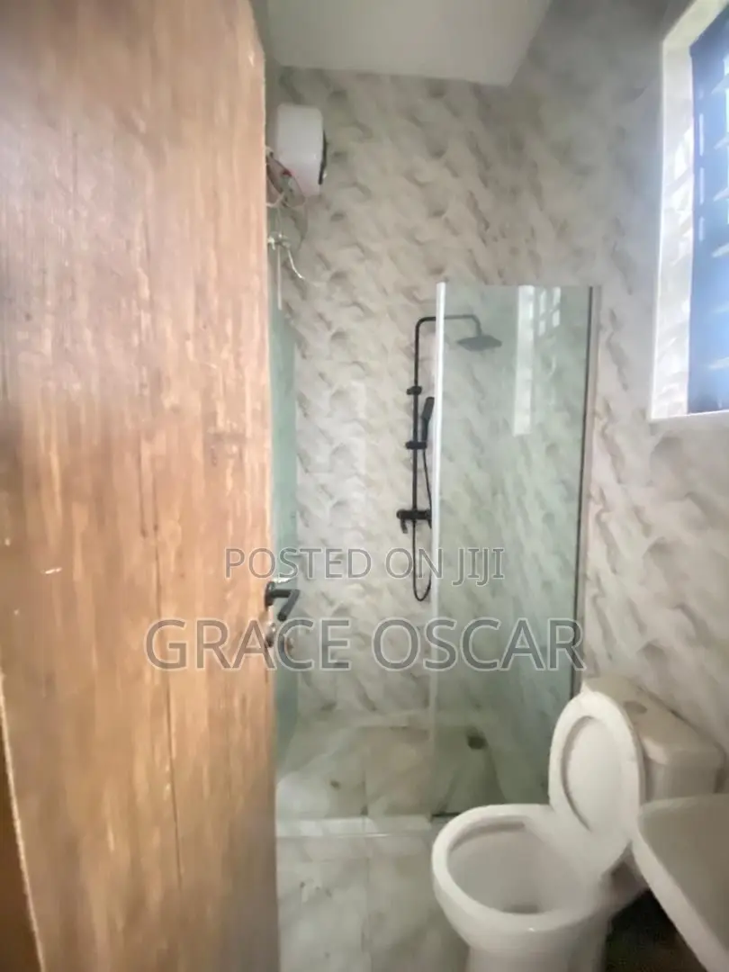 3bdrm Duplex in Ikota for sale in Ikota