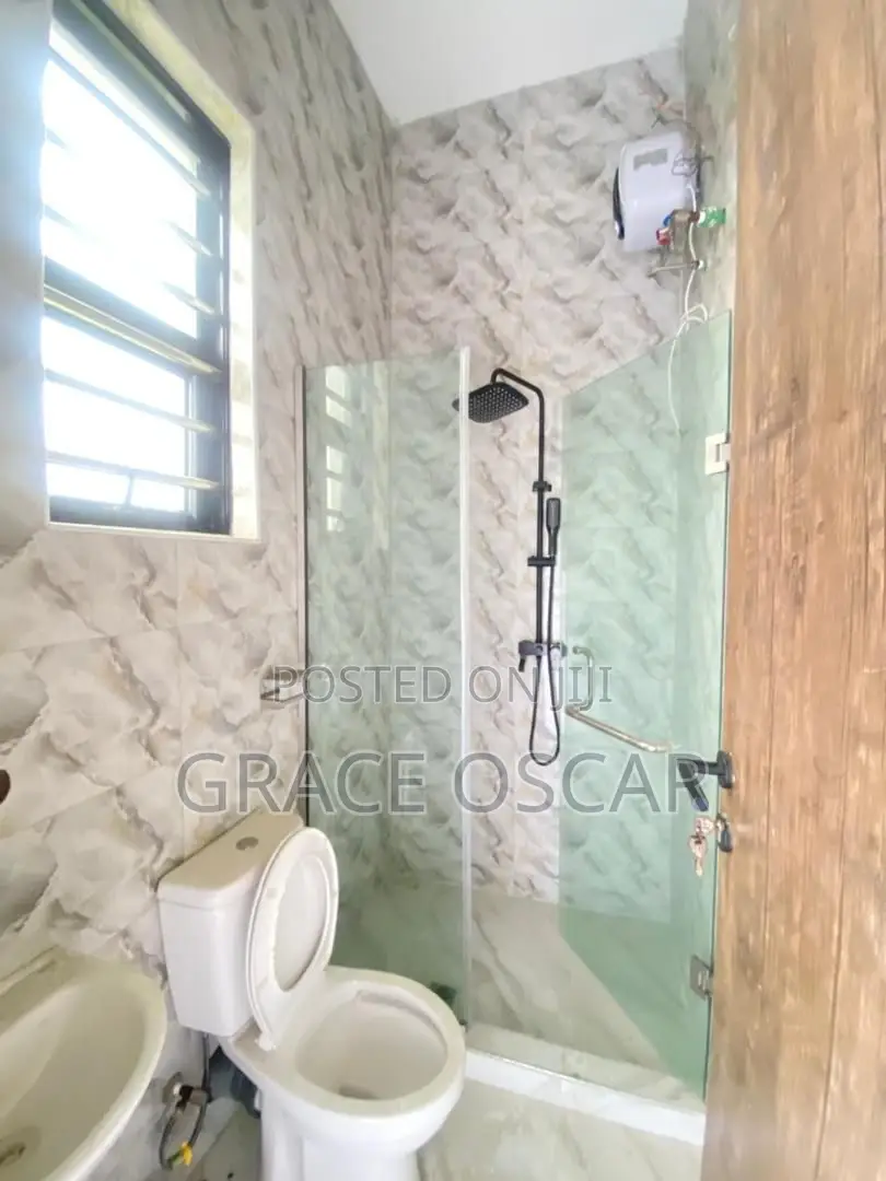 3bdrm Duplex in Ikota for sale in Ikota