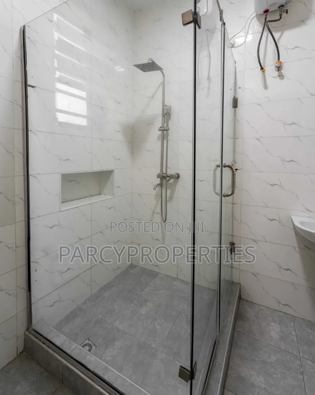 Furnished 2bdrm Apartment in Ologolo, Lekki Phase 2 for sale in Lekki Phase 2