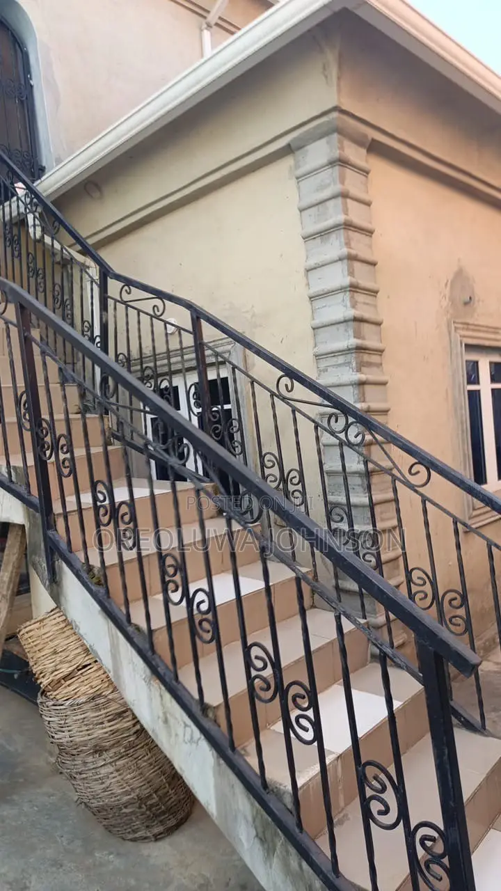 2bdrm Block of Flats in Iseri Olofin for sale in Iseri Olofin