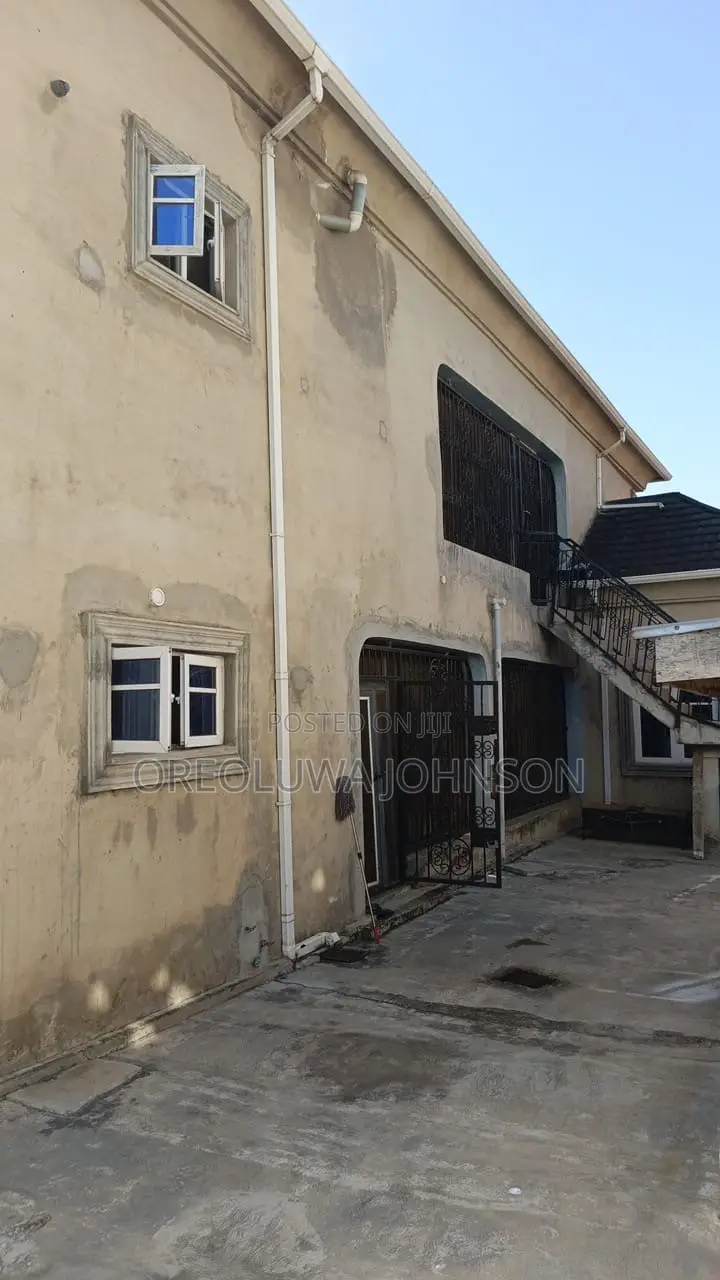 2bdrm Block of Flats in Iseri Olofin for sale in Iseri Olofin