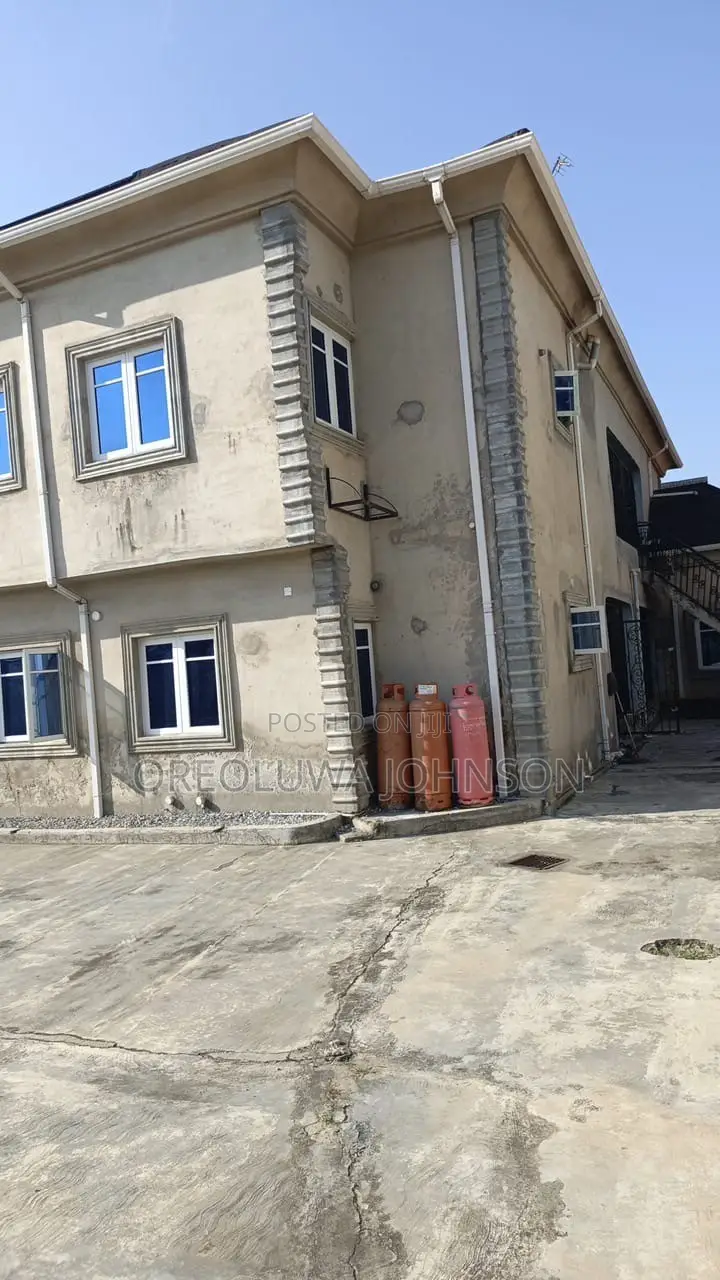 2bdrm Block of Flats in Iseri Olofin for sale in Iseri Olofin
