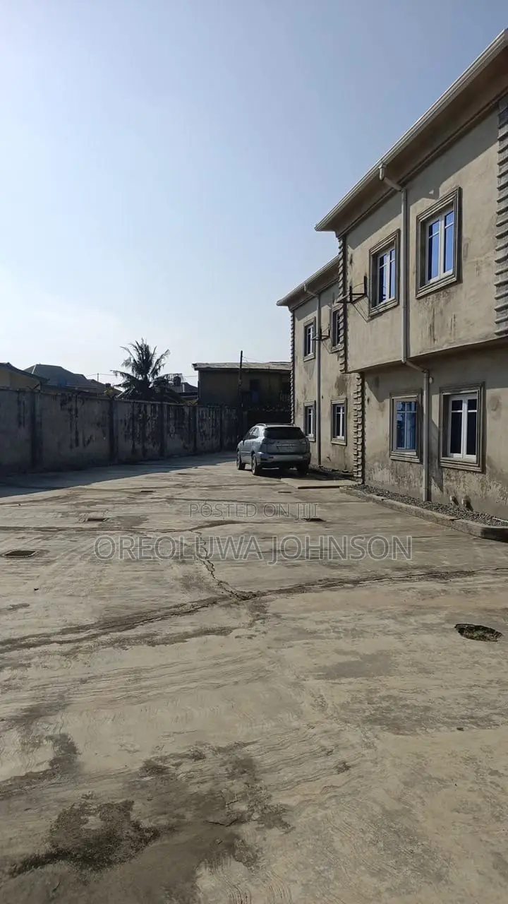 2bdrm Block of Flats in Iseri Olofin for sale in Iseri Olofin
