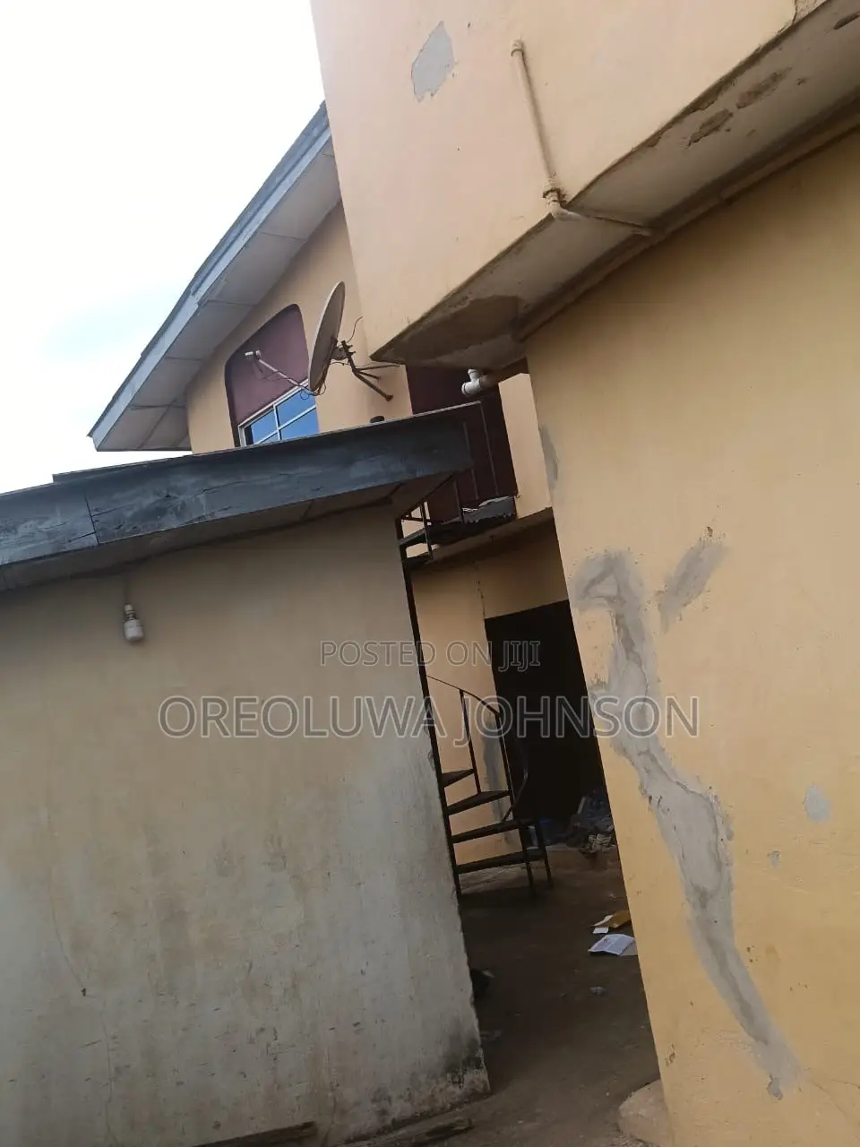 3bdrm Block of Flats in Iseri Olofin for sale in Iseri Olofin