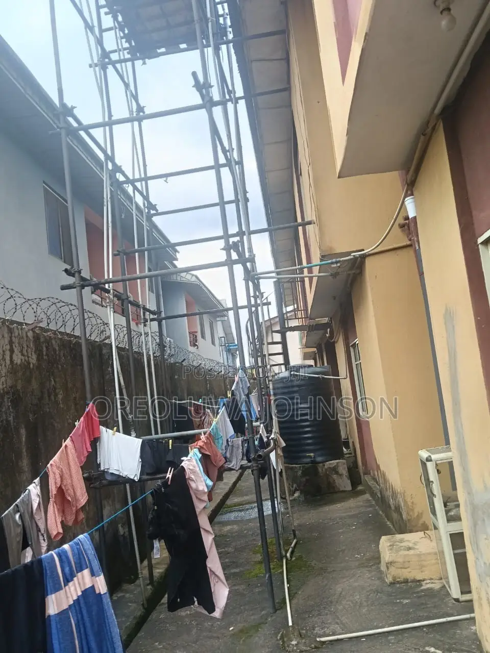 3bdrm Block of Flats in Iseri Olofin for sale in Iseri Olofin