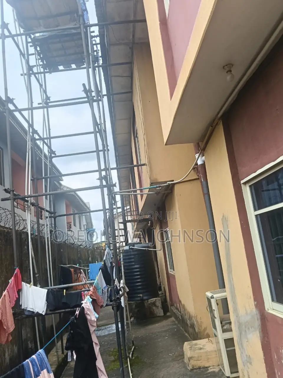 3bdrm Block of Flats in Iseri Olofin for sale in Iseri Olofin