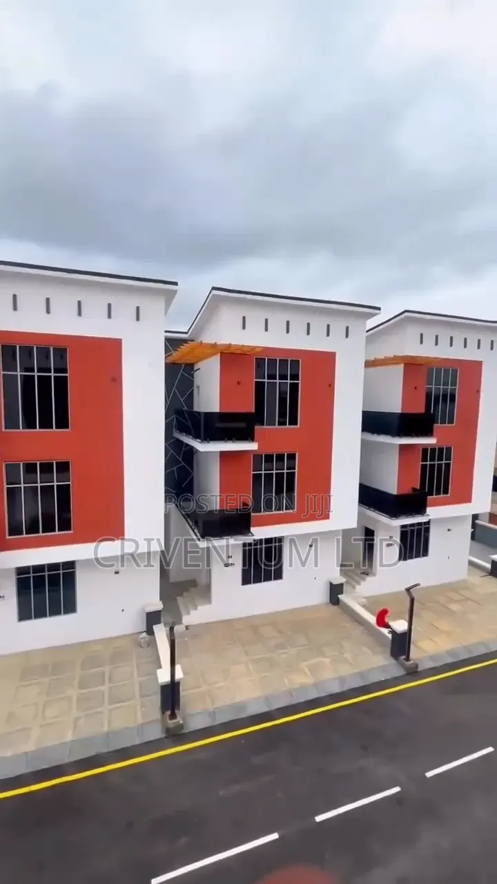 4bdrm Duplex in Utako for sale in Utako