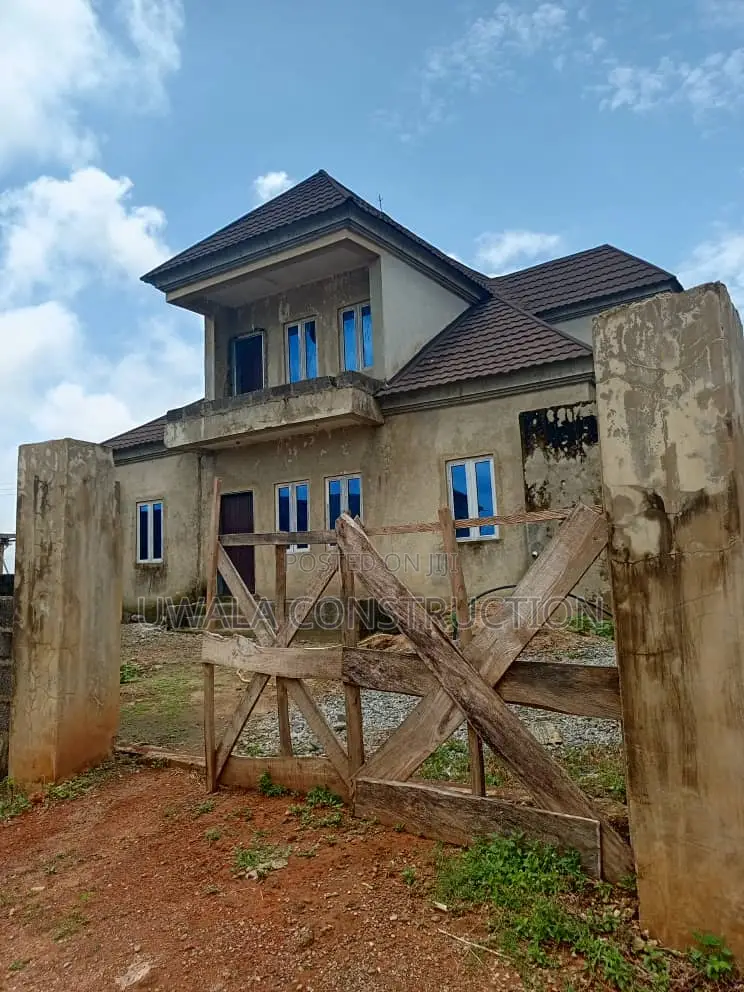 5bdrm Duplex in Pyakasa for sale in Pyakasa