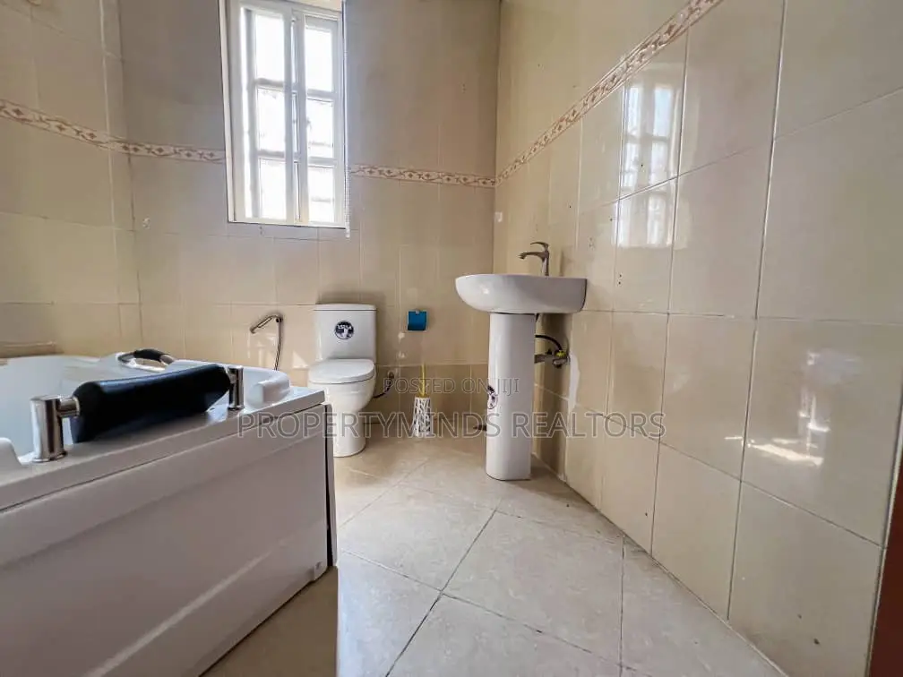 Furnished 4bdrm Duplex in Lekki Phase 1 for rent in Lekki Phase 1