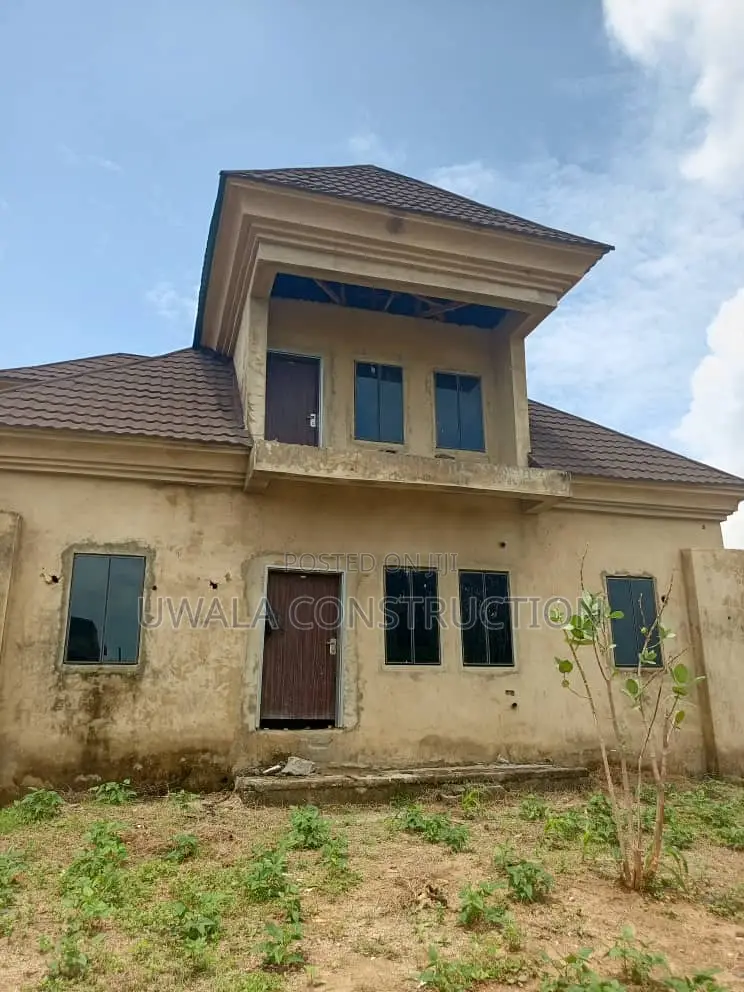5bdrm Duplex in Pyakasa for sale in Pyakasa