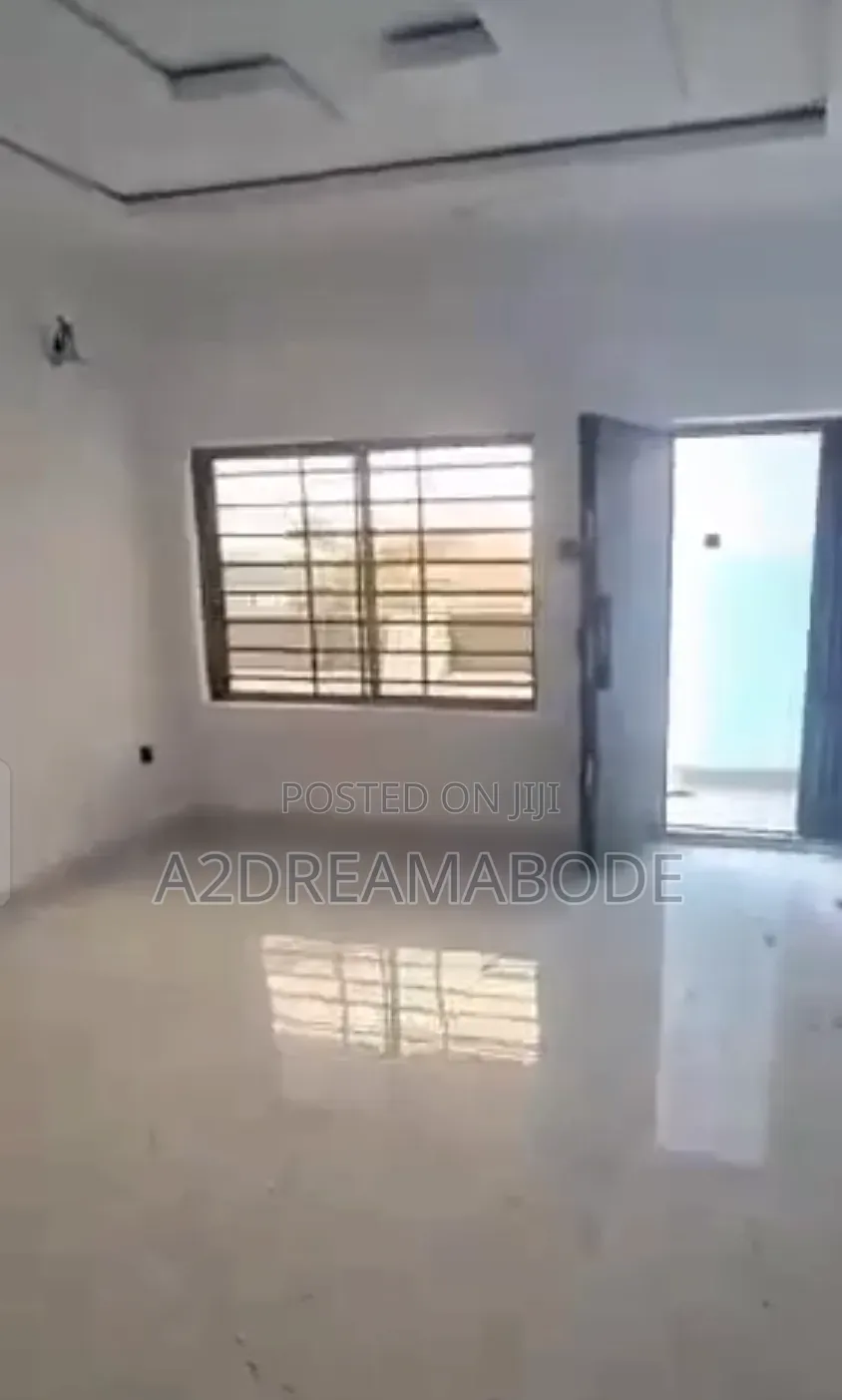 3bdrm Apartment in Yaba for rent in Sabo / Yaba