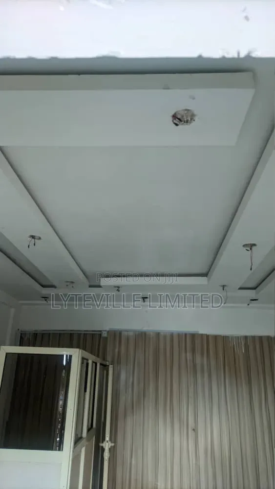 Office Space 20sqm in Utako