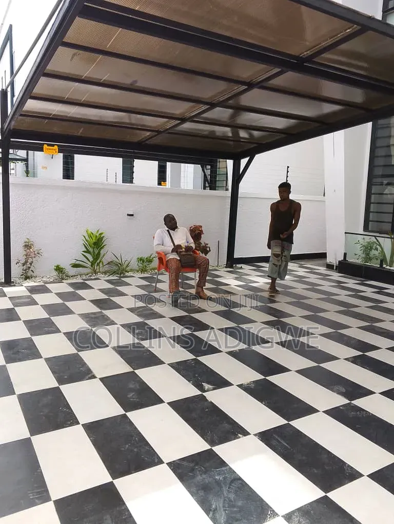 5bdrm Duplex in Behind Blenco for sale in Sangotedo