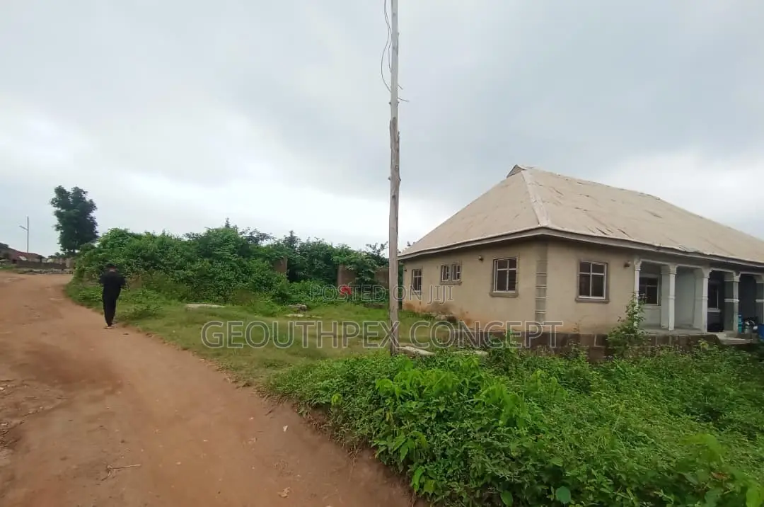 2bdrm Bungalow in Iwo Road for sale in Iwo Road