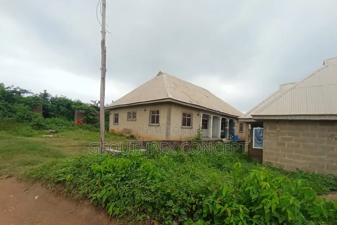 2bdrm Bungalow in Iwo Road for sale in Iwo Road