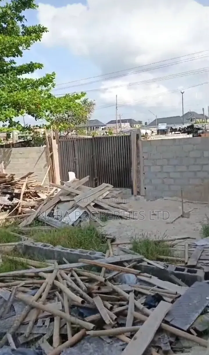 A Full Plot of Land Directly on Lekki-Epe Express @ Bogije for Rent in Bogije