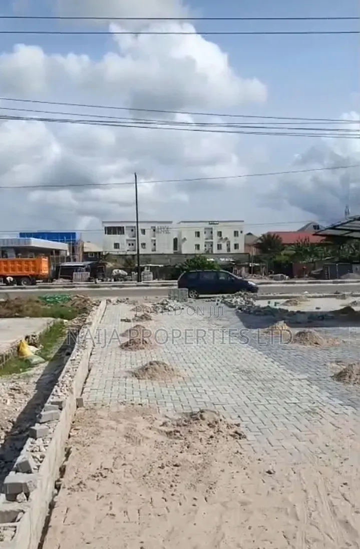 A Full Plot of Land Directly on Lekki-Epe Express @ Bogije for Rent in Bogije