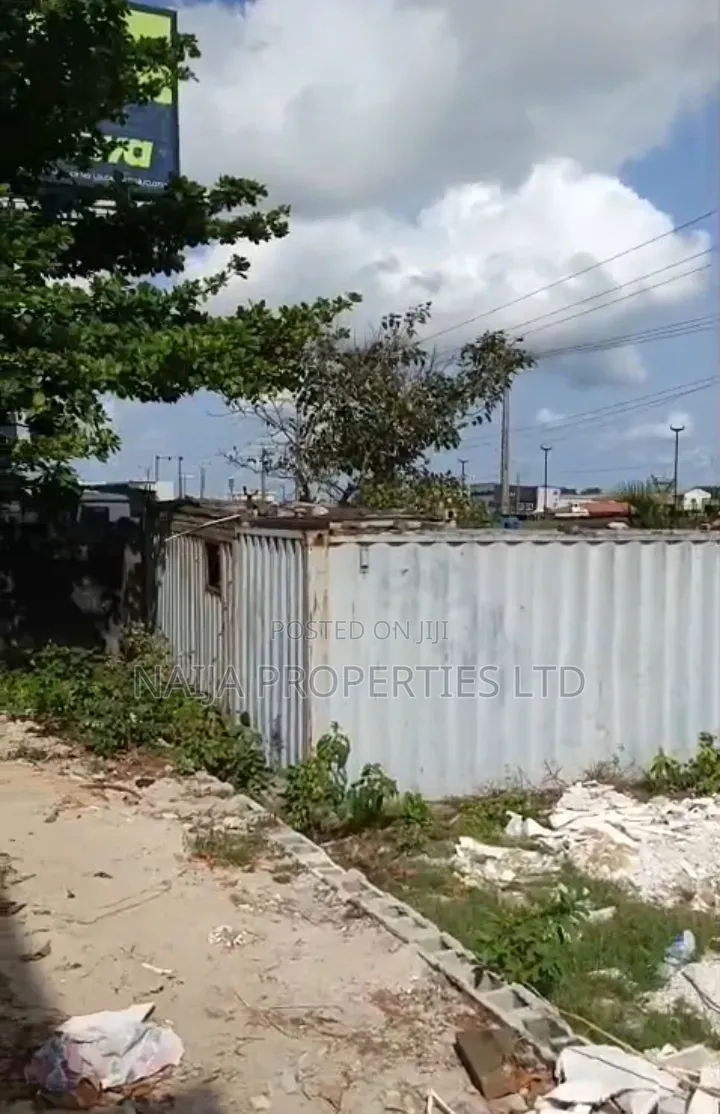 A Full Plot of Land Directly on Lekki-Epe Express @ Bogije for Rent in Bogije
