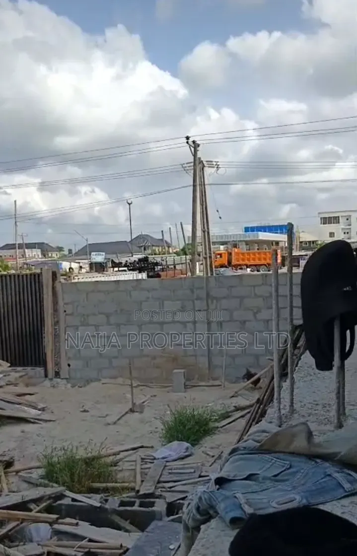 A Full Plot of Land Directly on Lekki-Epe Express @ Bogije for Rent in Bogije
