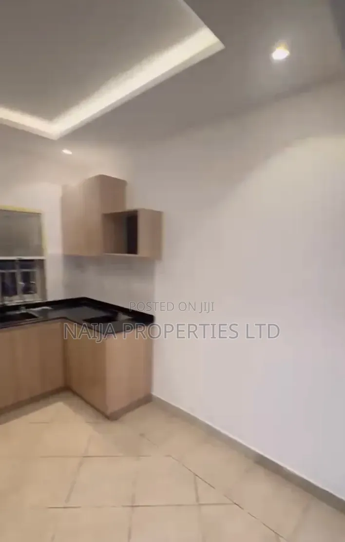 Mini Flat in Ikota Villa Estate for rent in Ikota