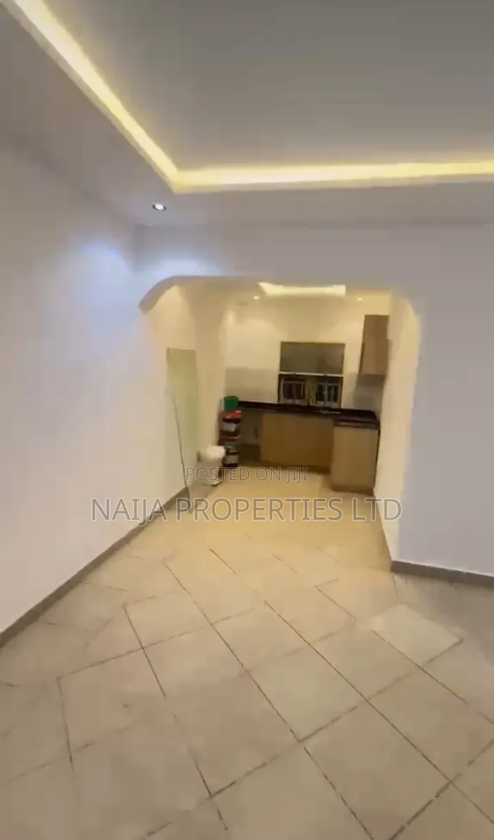 Mini Flat in Ikota Villa Estate for rent in Ikota