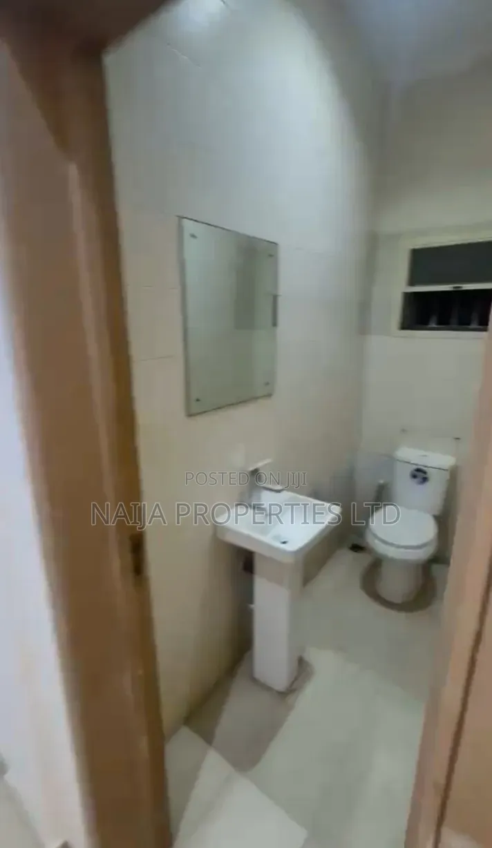 Mini Flat in Ikota Villa Estate for rent in Ikota