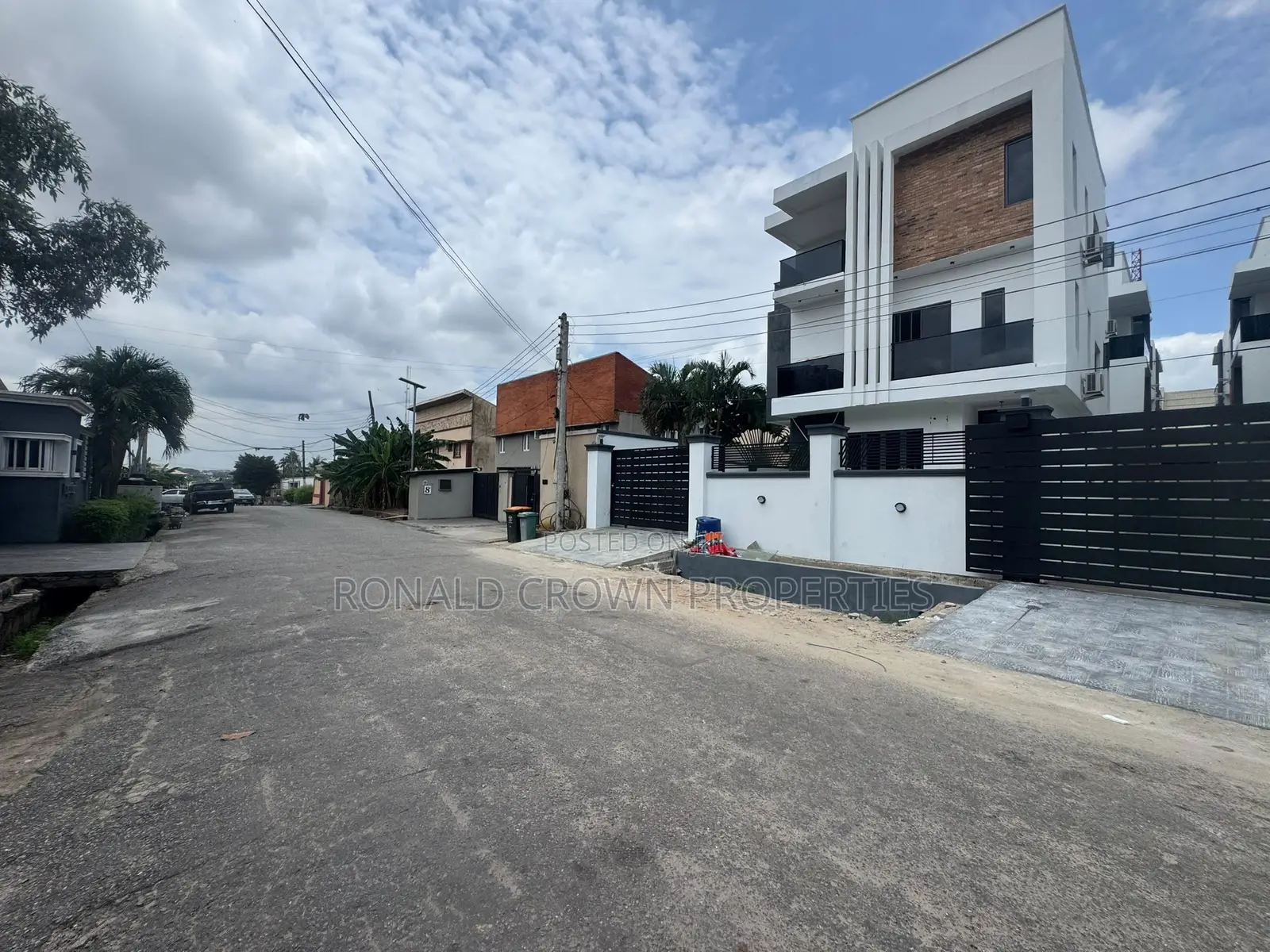 Land Measuring 557sqm With Duplex Structure on It at Ikeja in Opebi