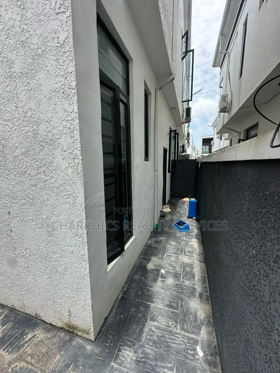 3bdrm Duplex in Ikota for rent in Ikota
