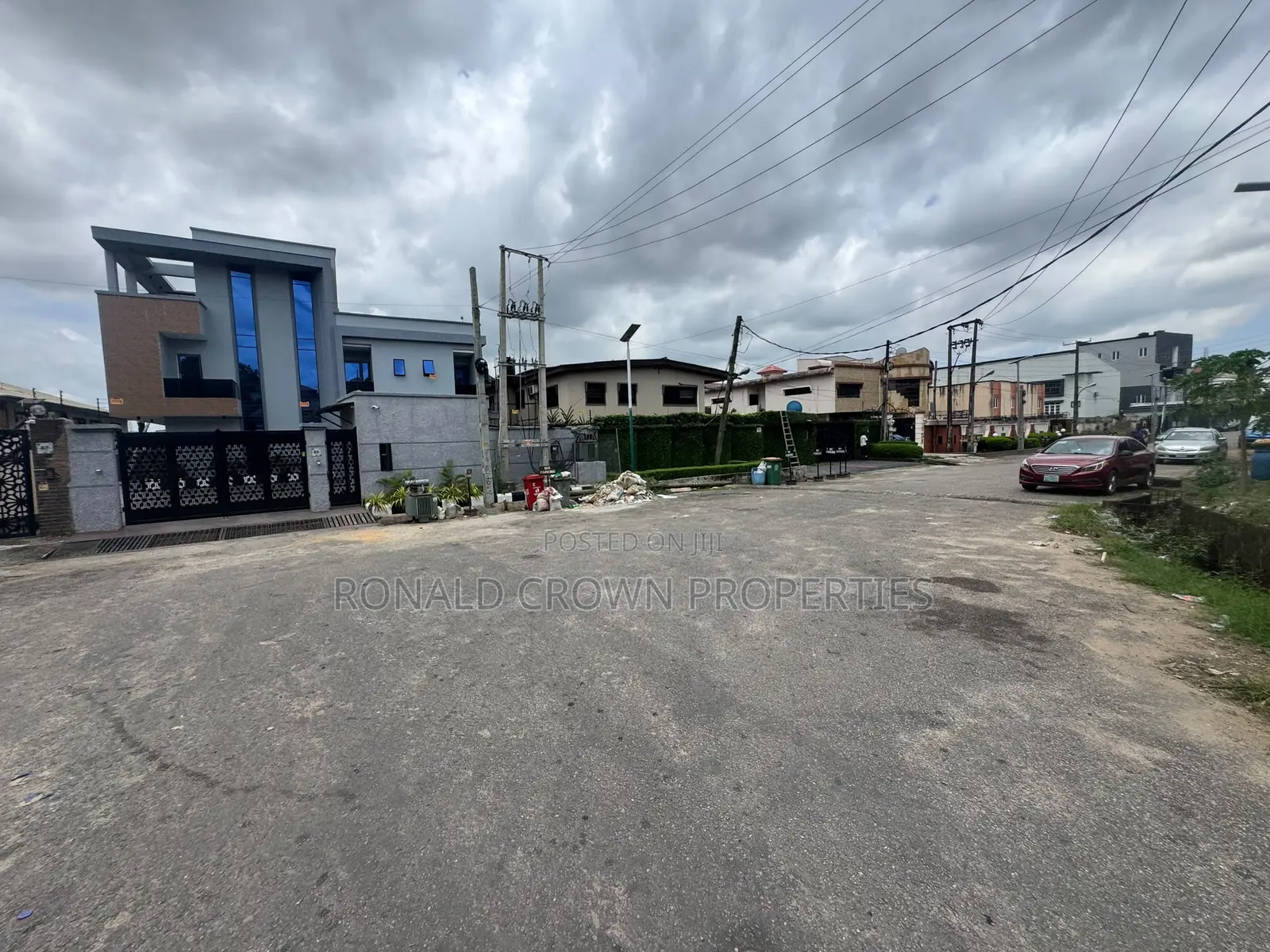A Corner Piece Land Measuring 878sqm in a Secure Neighborhood at Ikeja in Opebi
