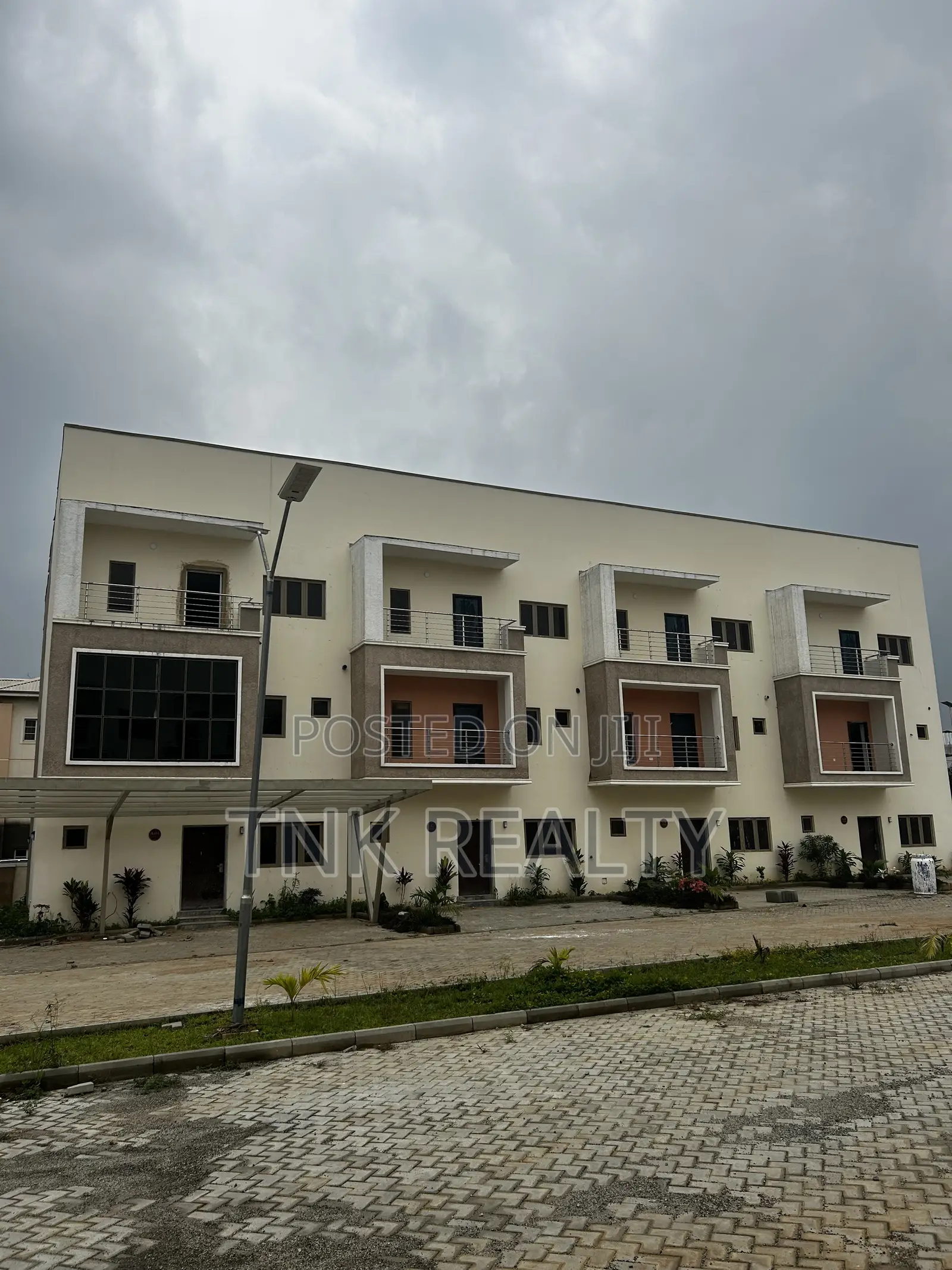 4 Bedroom Terrace for Sale in Katampe
