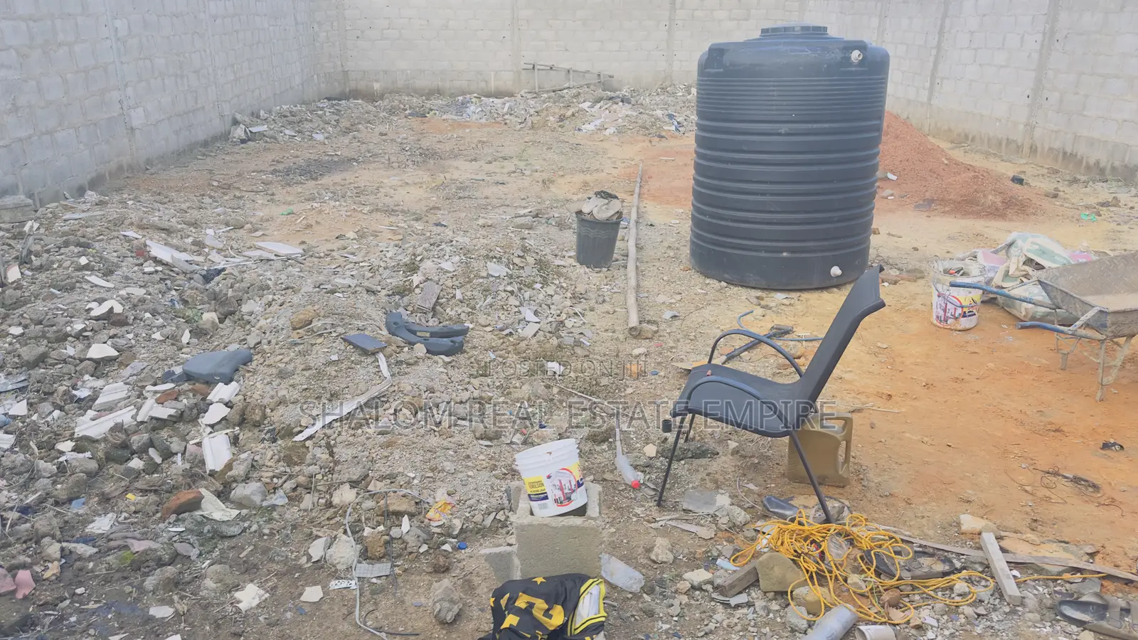 270sqm of Land Fenced Round and Gated at Senate Crescent Magodo Phase1 in GRA Phase 1