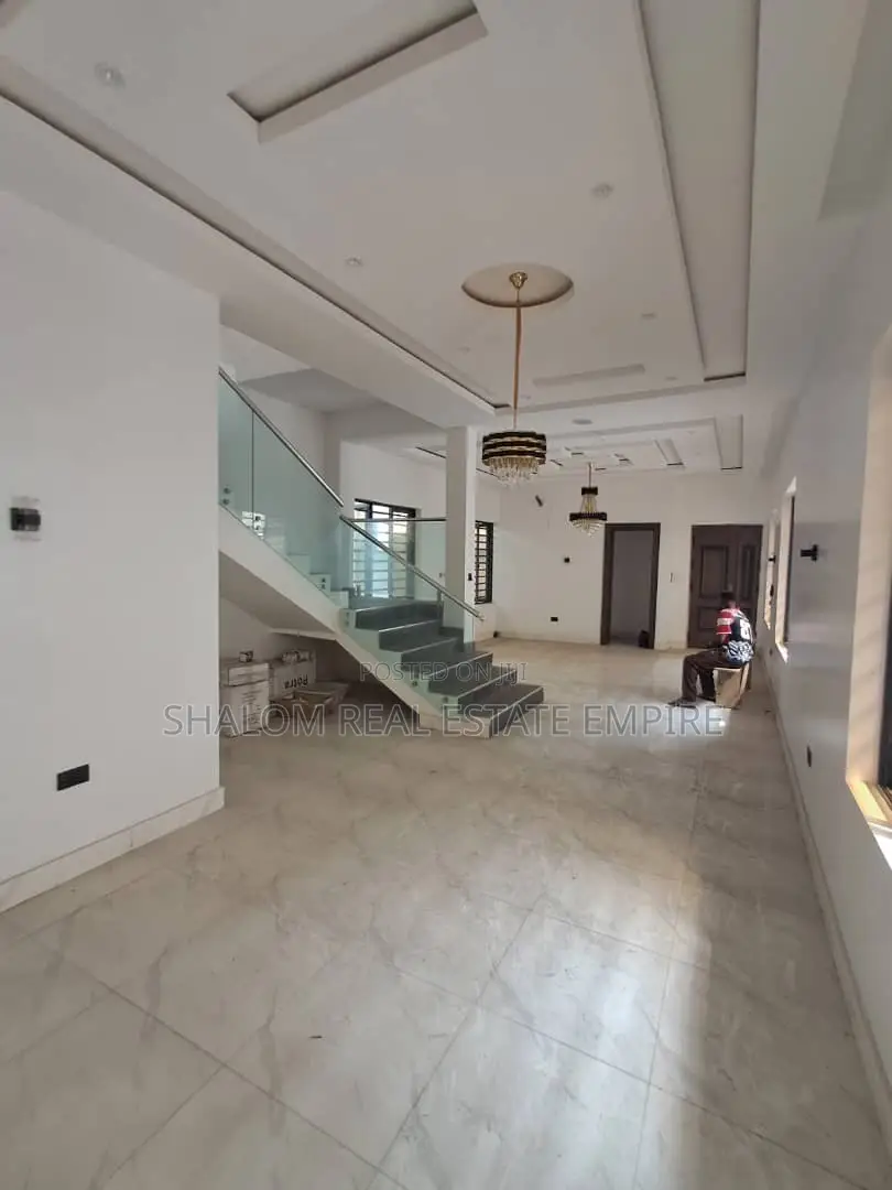 5bdrm Duplex in Magodo Phase 2 for sale in GRA Phase 2 Shangisha