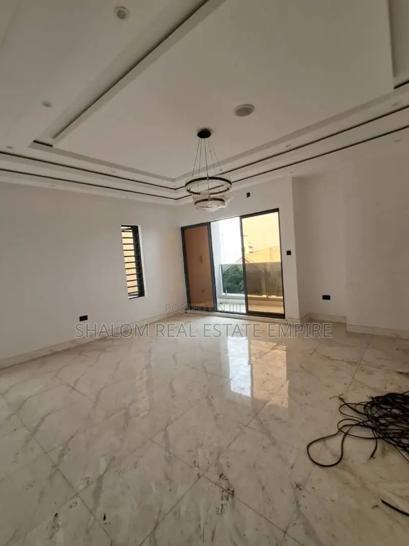 5bdrm Duplex in Magodo Phase 2 for sale in GRA Phase 2 Shangisha