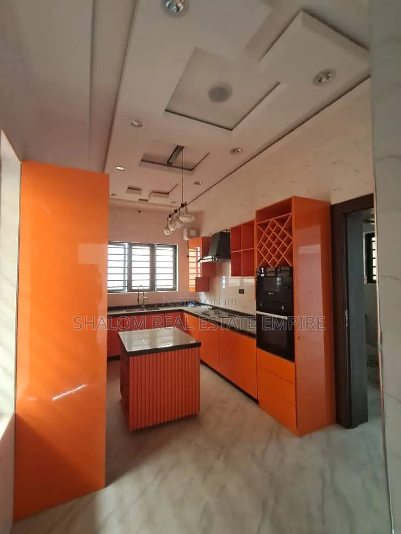 5bdrm Duplex in Magodo Phase 2 for sale in GRA Phase 2 Shangisha