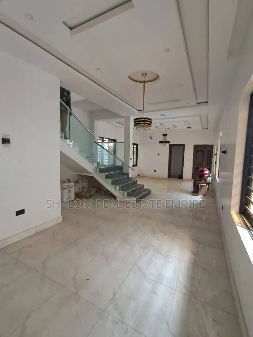 5bdrm Duplex in Magodo Phase 2 for sale in GRA Phase 2 Shangisha