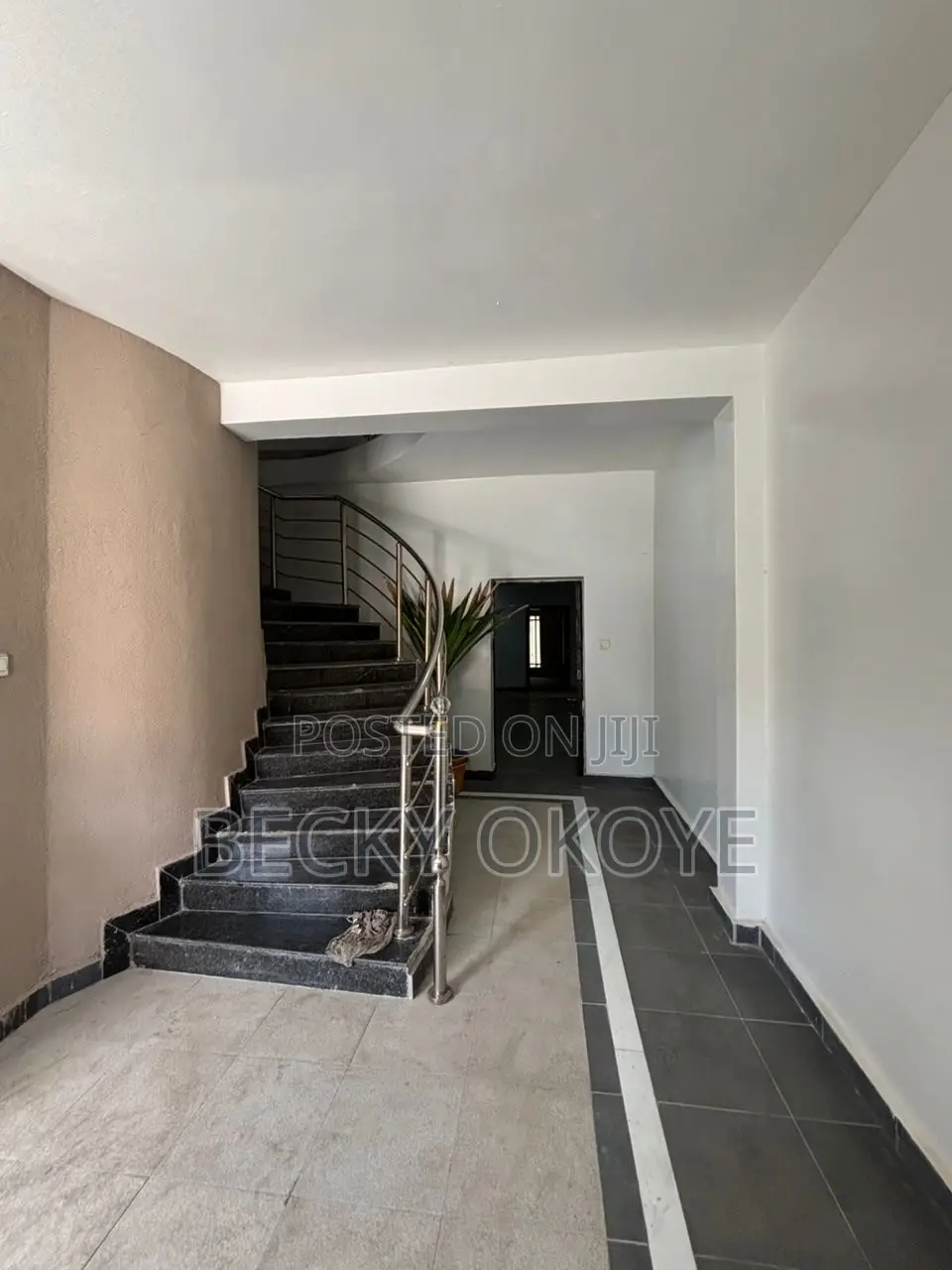 3bdrm Block of Flats in Garki, Area 8 for sale in Area 8