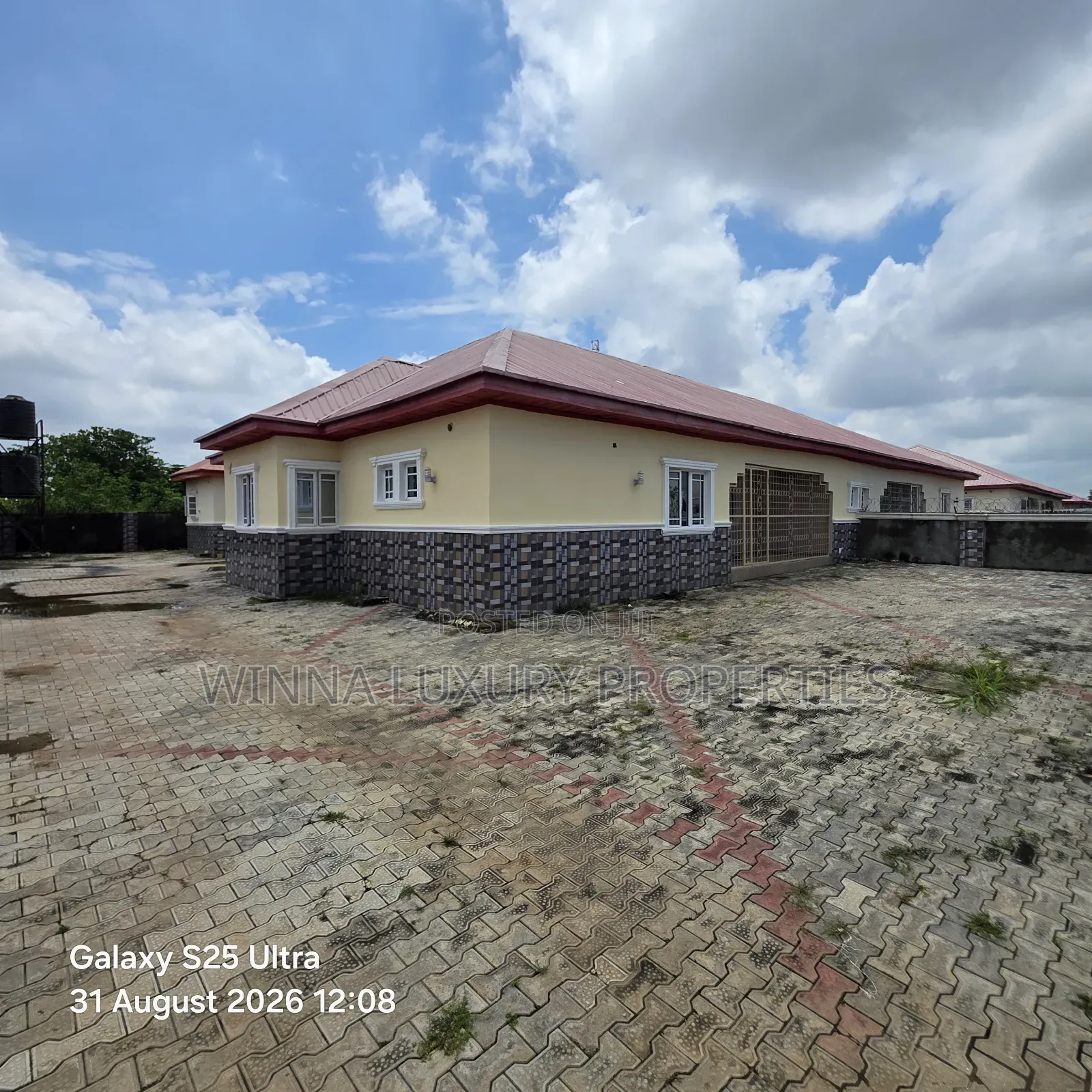 3bdrm Bungalow in Oil Spring Estate, Lugbe District for rent in Lugbe District