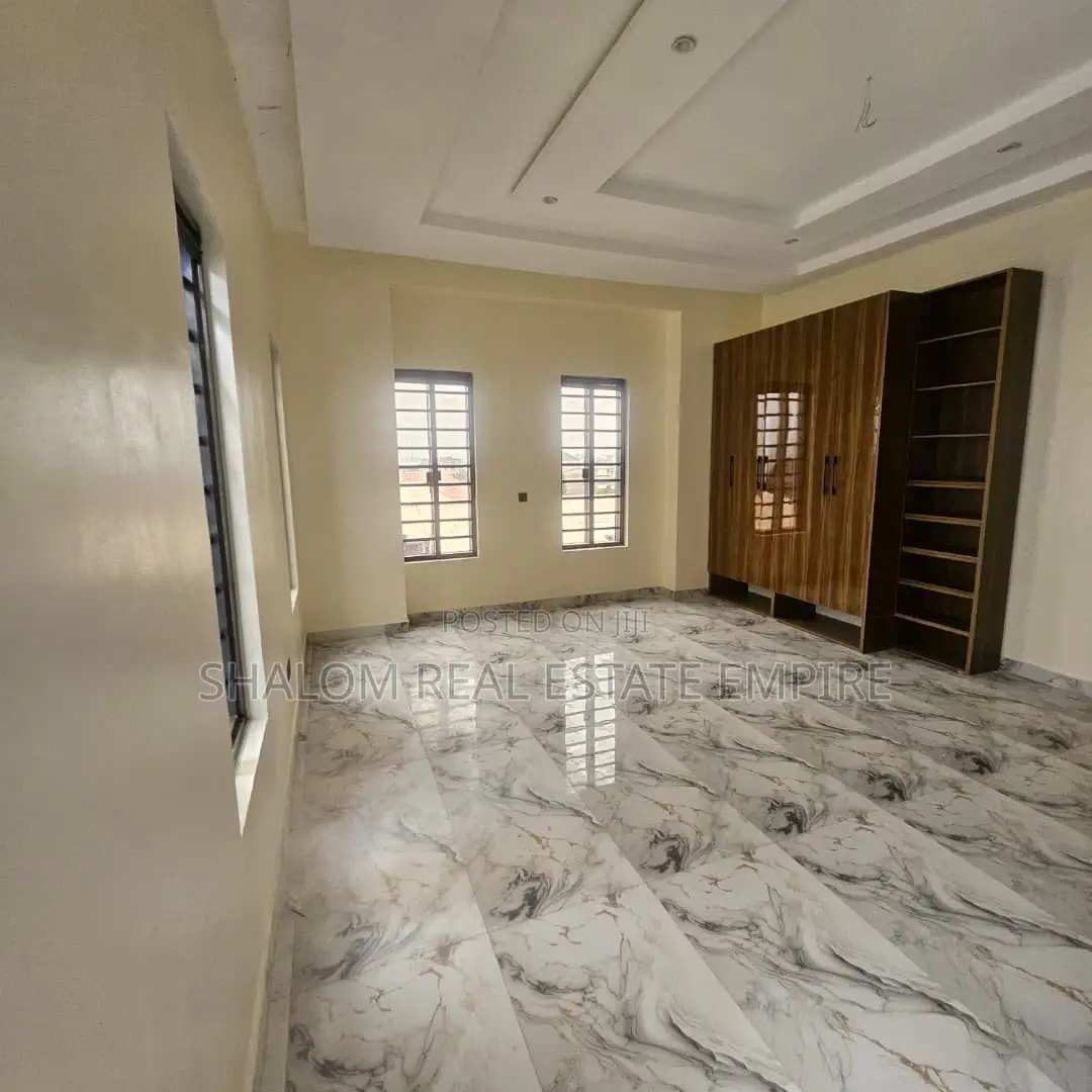 4bdrm Duplex in Magodo Phase 2 for sale in GRA Phase 2 Shangisha