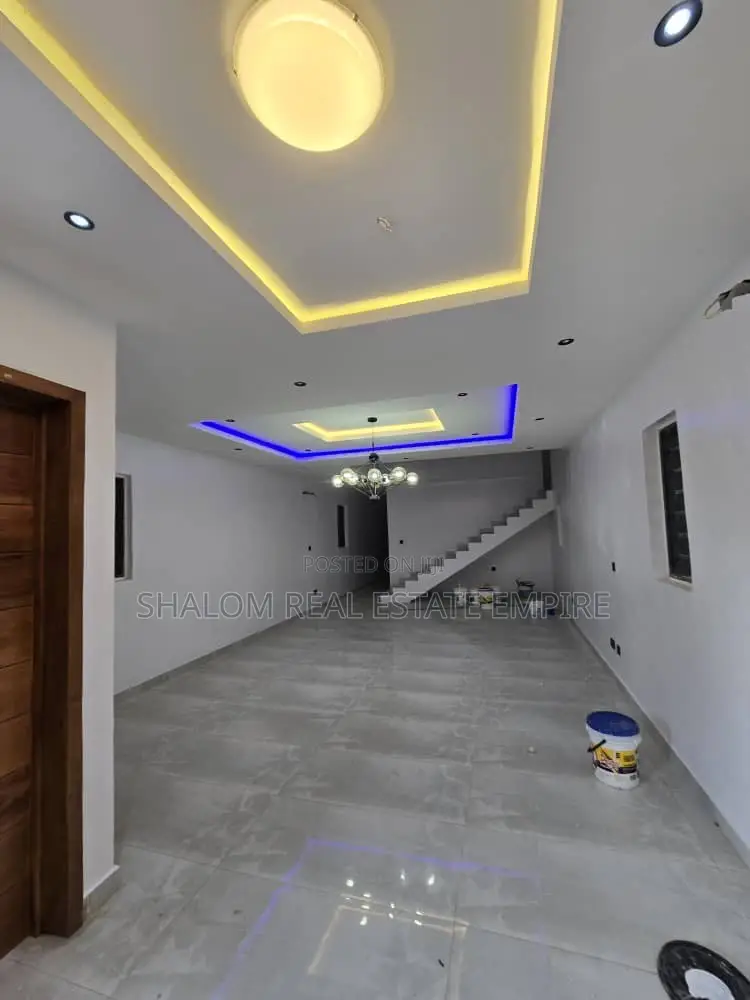 6bdrm Duplex in Magodo Phase 2 for sale in GRA Phase 2 Shangisha