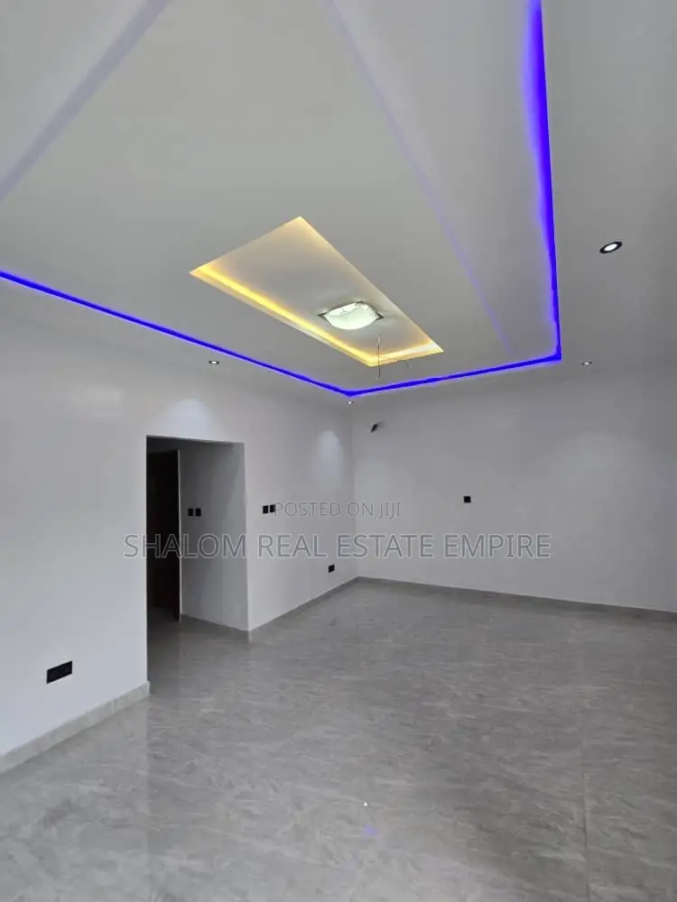 6bdrm Duplex in Magodo Phase 2 for sale in GRA Phase 2 Shangisha