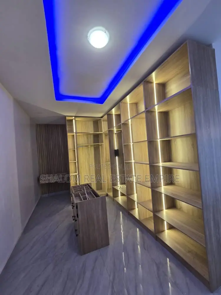 6bdrm Duplex in Magodo Phase 2 for sale in GRA Phase 2 Shangisha