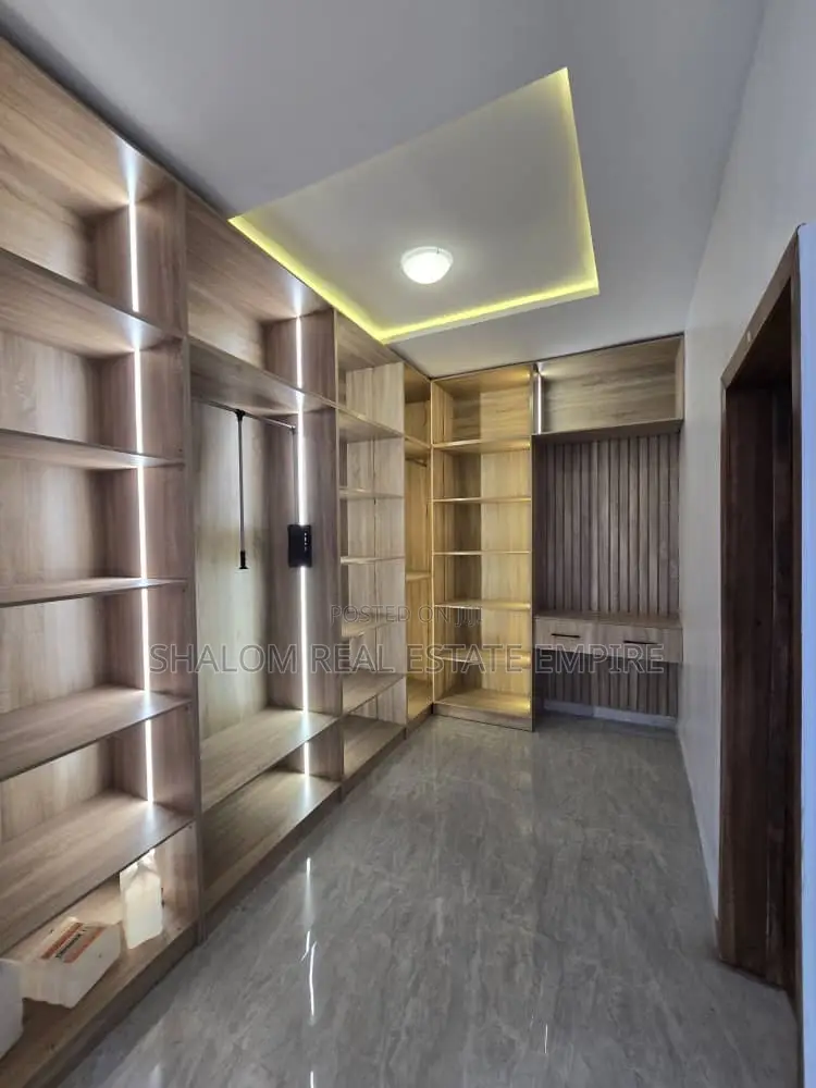 6bdrm Duplex in Magodo Phase 2 for sale in GRA Phase 2 Shangisha