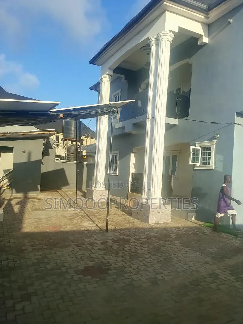 2bdrm Block of Flats in Ologo Estate, Awoyaya for rent in Awoyaya