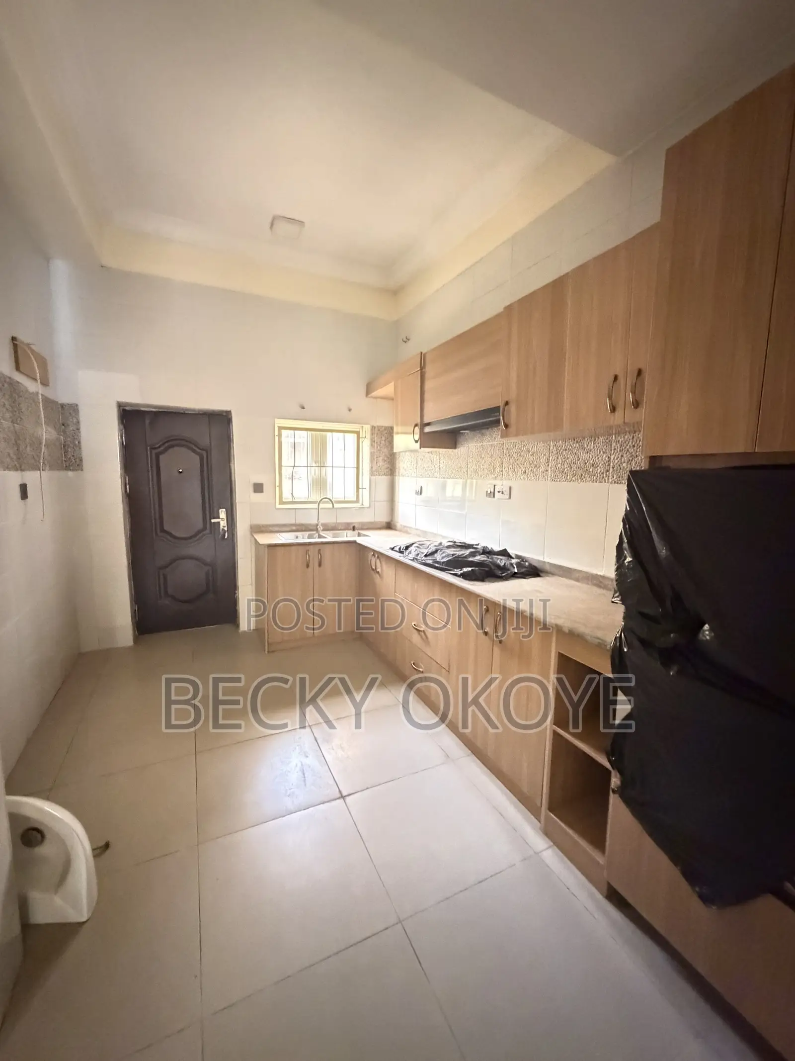 4bdrm Townhouse / Terrace in Guzape for rent in Guzape District