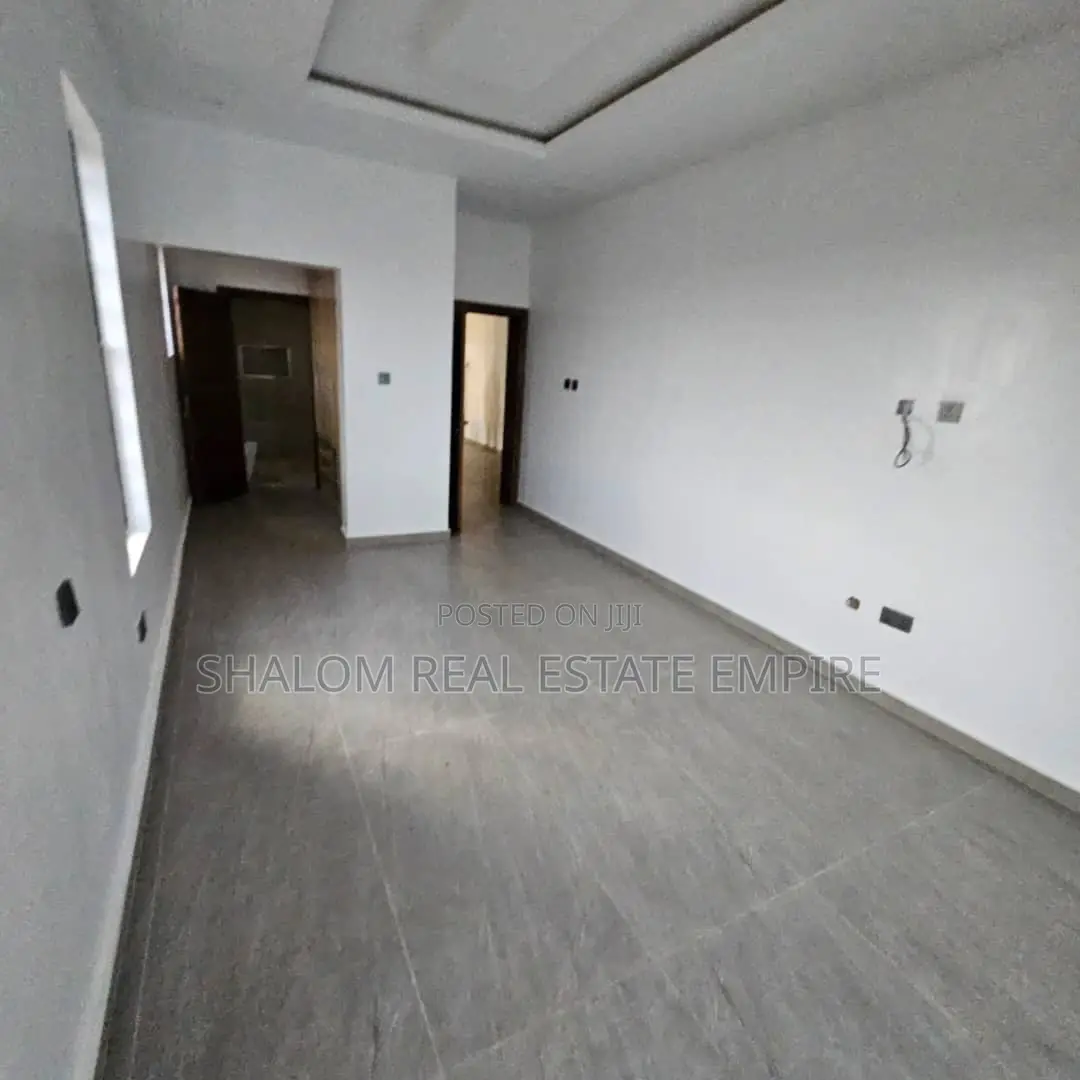 7bdrm Duplex in Magodo Phase 2 for sale in GRA Phase 2 Shangisha